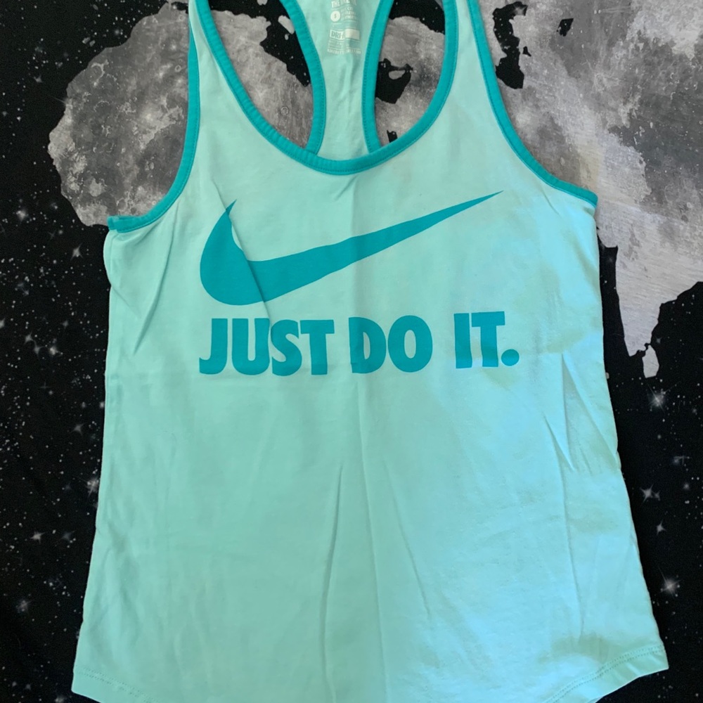 Nike workout tank top